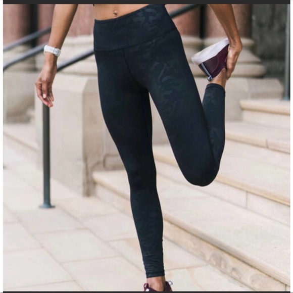 Zyia black battleship camo luxe hi rise 7/8 24” - Picture 2 of 6